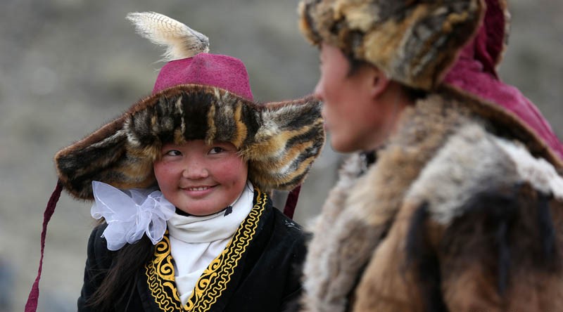 eagle huntress mongolia 